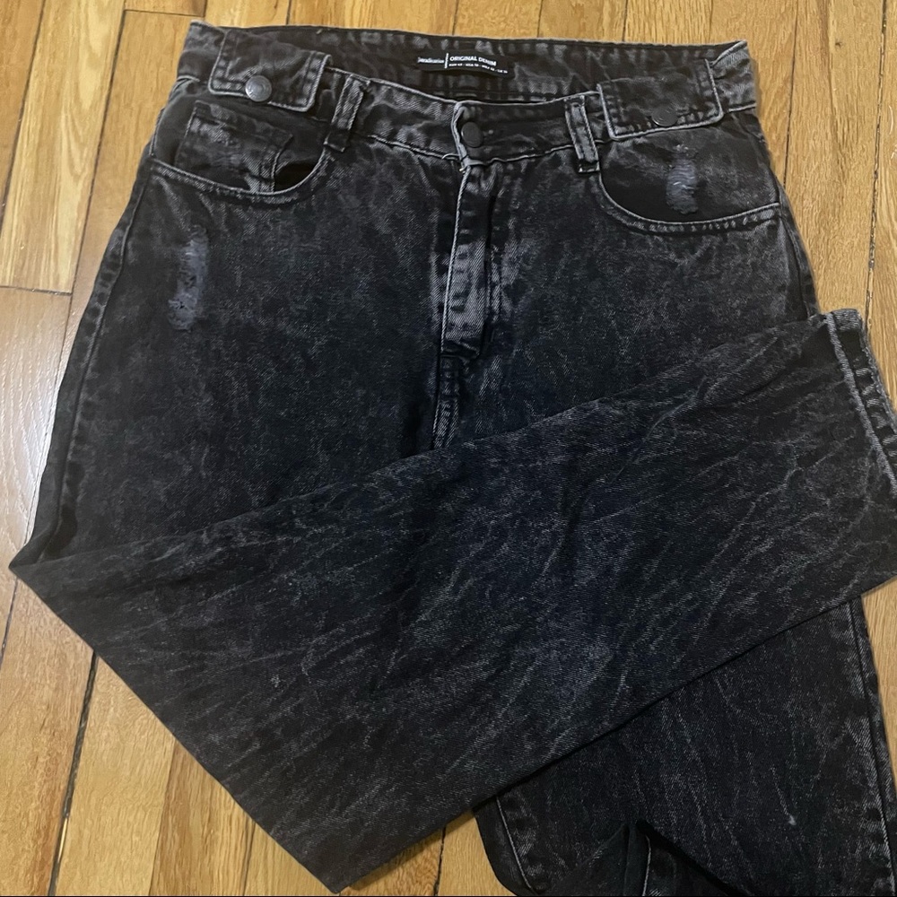 Stradivarius Washed Black Distressed Vintage Fit Mom Jeans